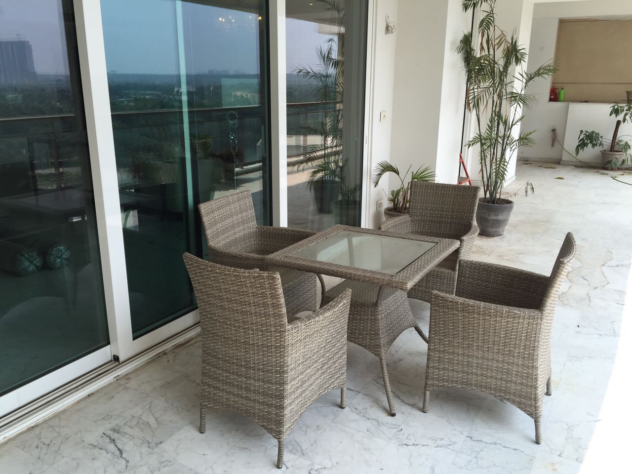 5 BHK + 2 Servant Rooms Furnished Apartment for Rent in Golf Course